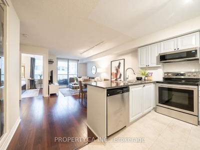 1208 - 210 Simcoe St