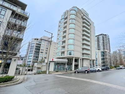 702 125 W 2ND STREET North Vancouver