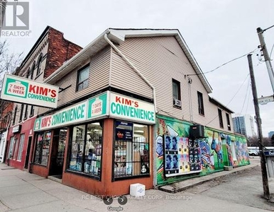 Commercial For Sale In Moss Park, Toronto, Ontario