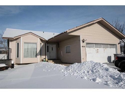 House For Sale In Ivy Lake Estates, Grande Prairie, Alberta