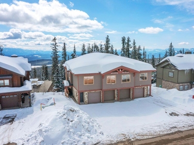 2 bedroom luxury Townhouse for sale in Big White Ski, Canada