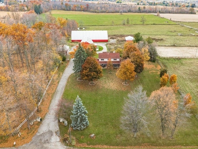 4 bedroom exclusive country house for sale in Georgetown, Ontario
