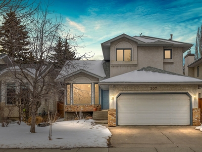 House for sale, 207 Woodbine Boulevard SW, Calgary, Alberta, in Calgary, Canada