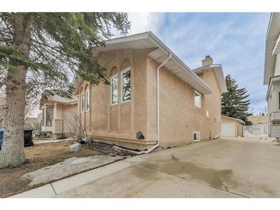 House For Sale In Deer Ridge, Calgary, Alberta