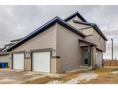 House For Sale In Glendale Park Estates, Red Deer, Alberta