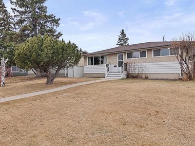 House For Sale In Mayfield, Edmonton, Alberta