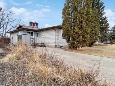 House For Sale In Tipaskan, Edmonton, Alberta