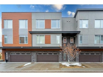 Townhouse For Sale In Shawnee Slopes, Calgary, Alberta