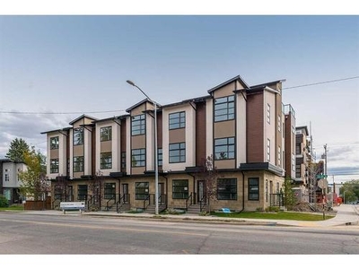 Townhouse For Sale In South Calgary, Calgary, Alberta