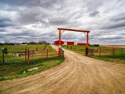 272011 Range Road 275, Rural Rocky View County, Alberta–