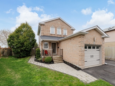 71 Turnberry Cres