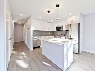 Calgary Main Floor For Rent | Shawnessy | Open Concept Main Floor 3