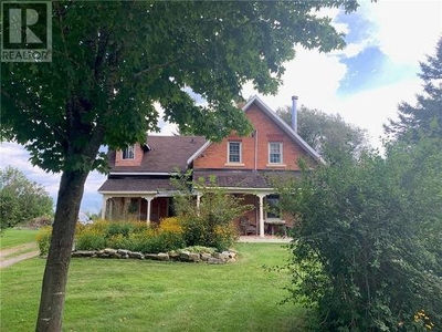 House For Sale In Dunrobin, Ottawa, Ontario