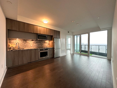 3 Bed Luxury Condo In Downtown Toronto!
