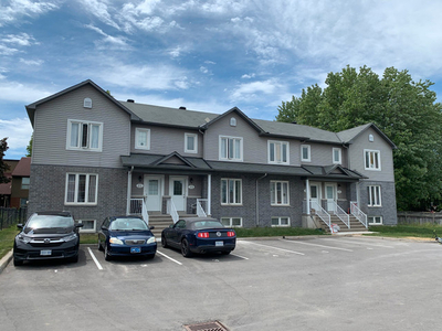 500 Ovana Cres - 1 Bedroom Townhome for Rent