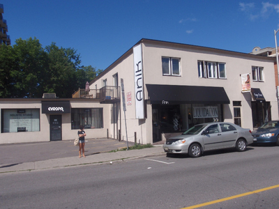 COMMERCIAL RETAIL STORE / BOUTIQUE FOR LEASE IN THE MARKET