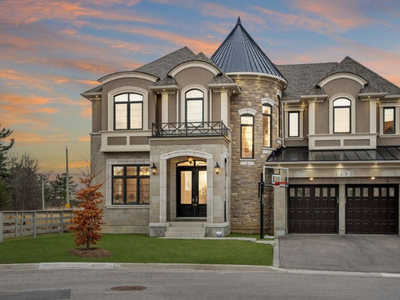 ELEVATE YOUR LIFESTYLE W/ THIS LUXURIOUS HOME 5Bed 5Bath!