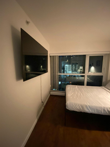 Exciting Deals for a Private Room in Downtown AVAILABLE!