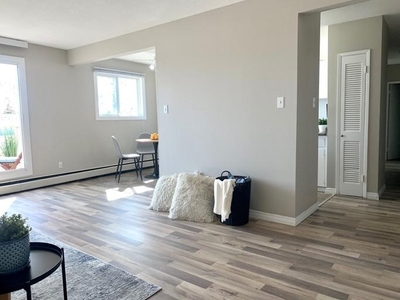 3 Bedroom Apartment Unit Edmonton AB For Rent At 1675