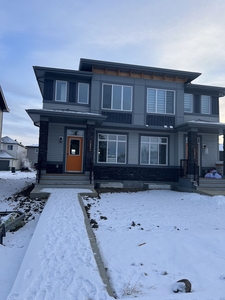 Edmonton Duplex For Rent | Cavanagh | Immaculate , 2023 built Home