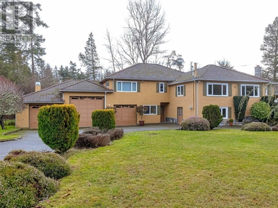 2345 Queenswood Drive Saanich, BC V8N 1X4