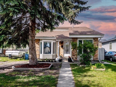 Calgary Main Floor For Rent | Whitehorn | Single Family Home in Whitehorn