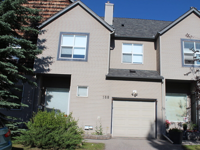 Calgary Townhouse For Rent | Bridlewood | Bridlewood- 3 bedroom 2.5 bath