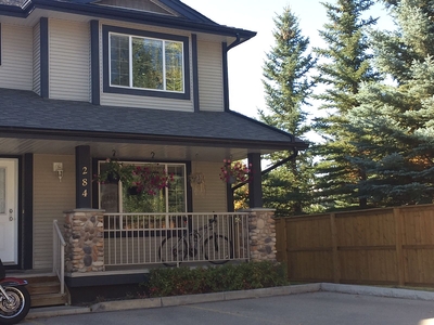 Chestermere Pet Friendly Townhouse For Rent | 3 bedroom end townhouse in