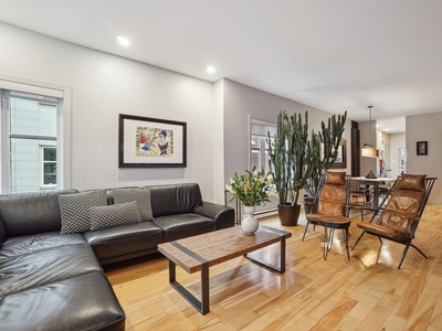 Condo/Apartment for sale, 651 Rue St-Christophe, Ville-Marie, QC H2L5E4, CA, in Montreal, Canada