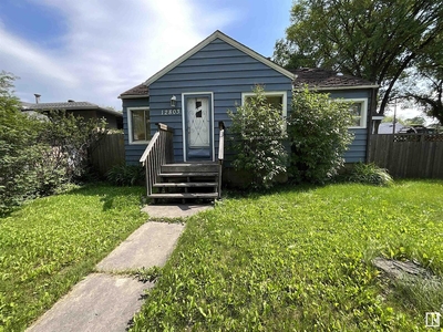Edmonton Pet Friendly House For Rent | Calder | Beautifully renovated house with 4