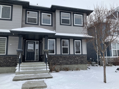 Edmonton Townhouse For Rent | Walker | 2 Story Townhouse Duplex