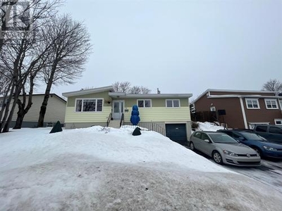 House For Sale In Lower Cowan Heights, St. John's, Newfoundland and Labrador