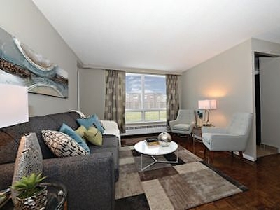 Ottawa Pet Friendly Apartment For Rent | Ledbury - Heron Gate - Ridgemont | 2861 Baycrest Drive (HG 5