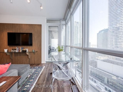 302 - 30 Grand Trunk Cres