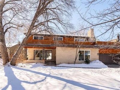 House For Sale In Tuxedo, Winnipeg, Manitoba