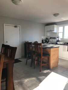 Renovated 2 Bed 1 Bath Westgate Mall Area $2200/month + Hydro