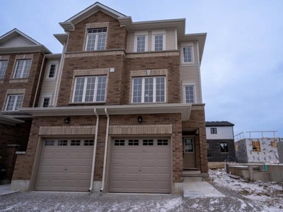 2 Bedroom Townhouse Barrie ON