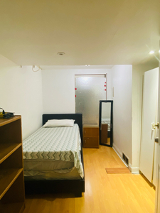 2 private rooms for girls international students