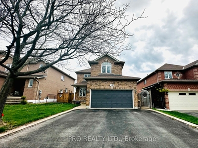 49 Westfield Tr Oakville, ON L6H 6C5