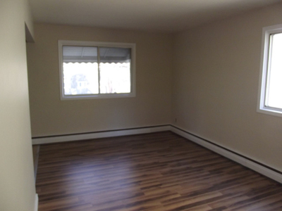 Large 2 Bedroom Suite Close To All Amenities Oliver Area