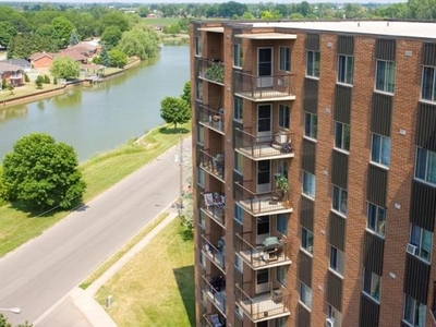 2 Bedroom Apartment Unit Wallaceburg ON For Rent At 1499