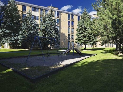 3 Bedroom Apartment Unit Pickering ON For Rent At 2480