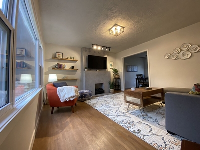 Edmonton Duplex For Rent | Belgravia | Elegant and cozy 2 bedroom