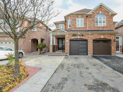 1360 Weir Chse Mississauga, ON L5V2W9