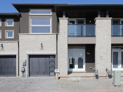 Luxury Townhouse for rent in Welland, Ontario