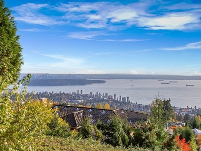 1456 Chartwell Drive West Vancouver, BC V7S 2S1