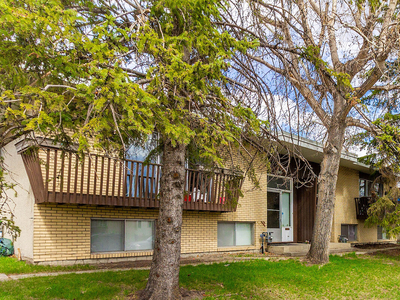 Calgary Apartment For Rent | Varsity | Varsity 3 bedroom 1.5 bathroom