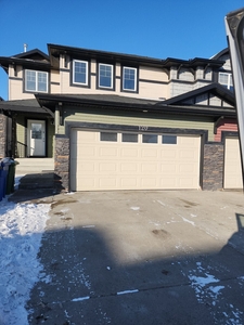 Chestermere Duplex For Rent | 3 bed 2.5 bath beautiful