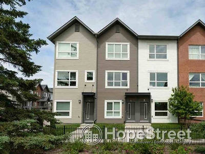 Edmonton Pet Friendly Townhouse For Rent | Griesbach | Stylish 2-Bedroom Townhome for Rent