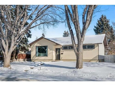 House For Sale In Brentwood, Calgary, Alberta